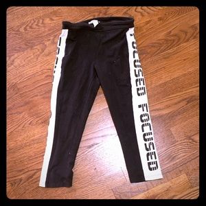 FOREVER 21 Black and White Capri